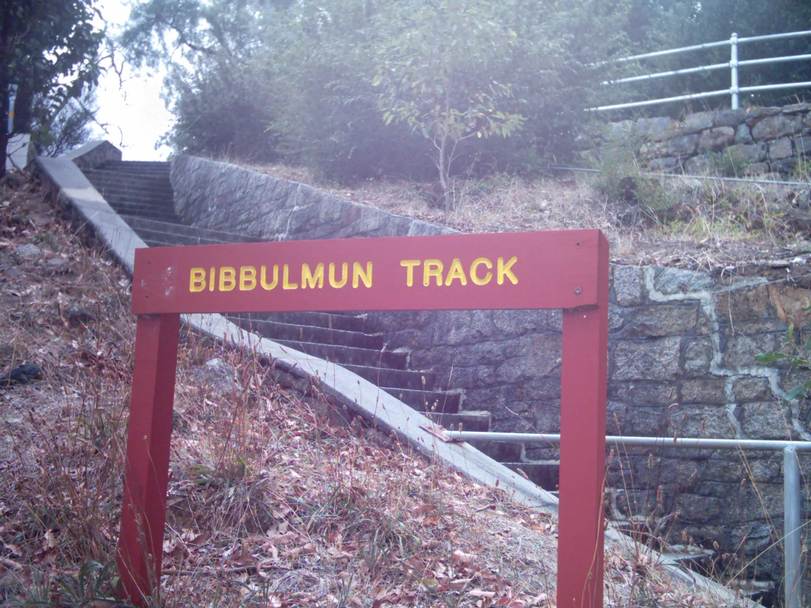Bibbulmun Track sign at Mundaring Weir