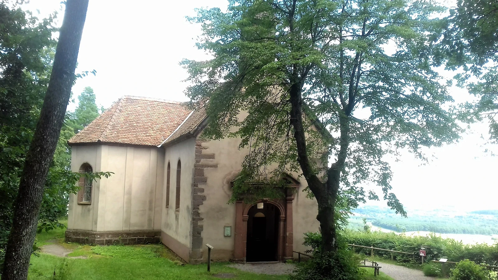 Saint-Michel chapel in Saint-Jean-Saverne, a documented point on the 2023 19 km and 29 km Montées du Daubenschlag routes.