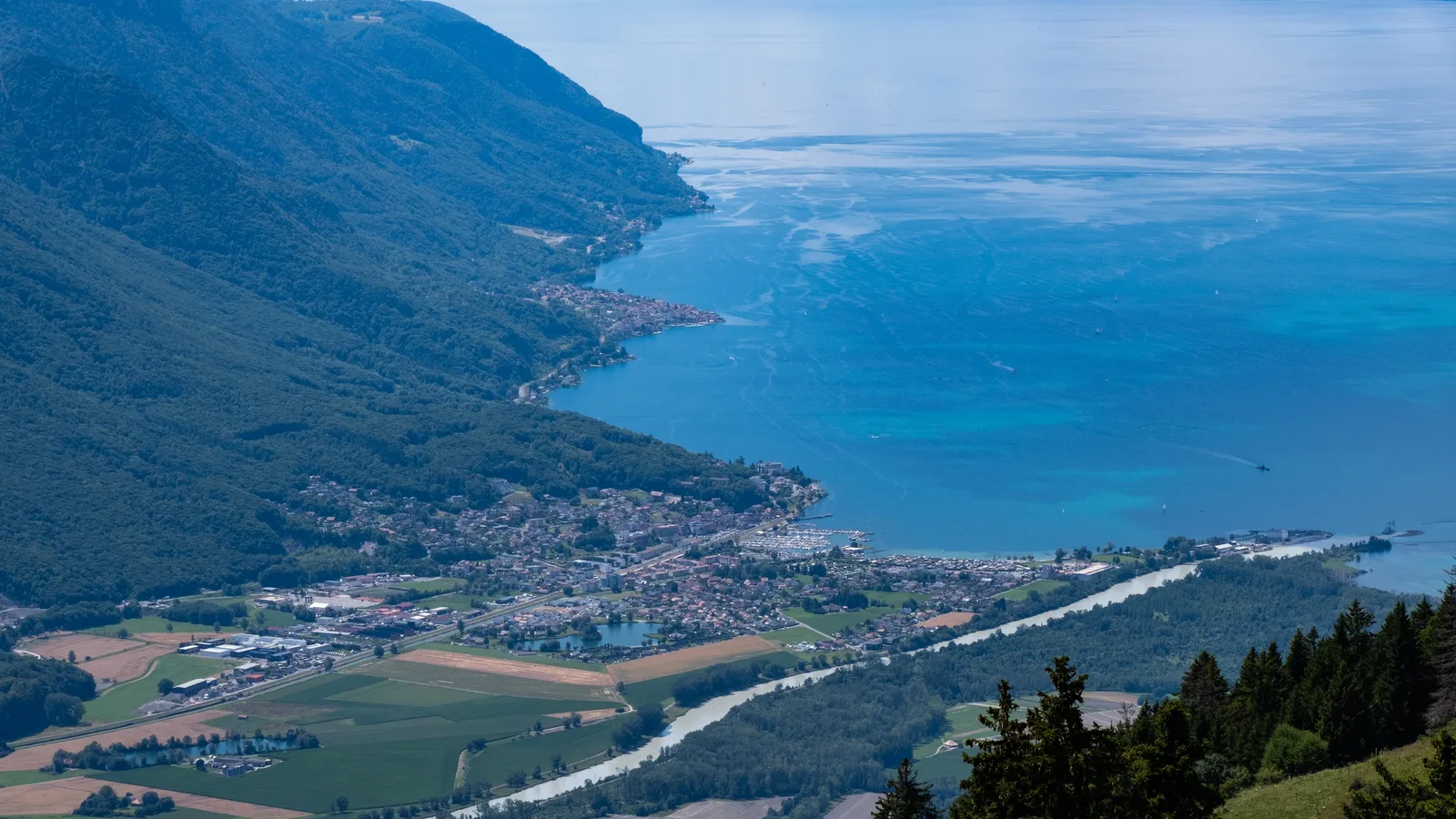 Le Bouveret and the Lake Geneva waterfront, start and finish of the SwissPeaks Half Marathon