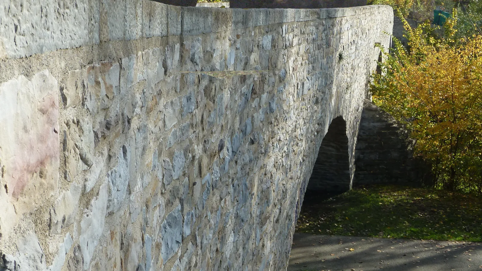 Miluze bridge on Cañada Real de las Provincias, the Navarre GR 9 route.