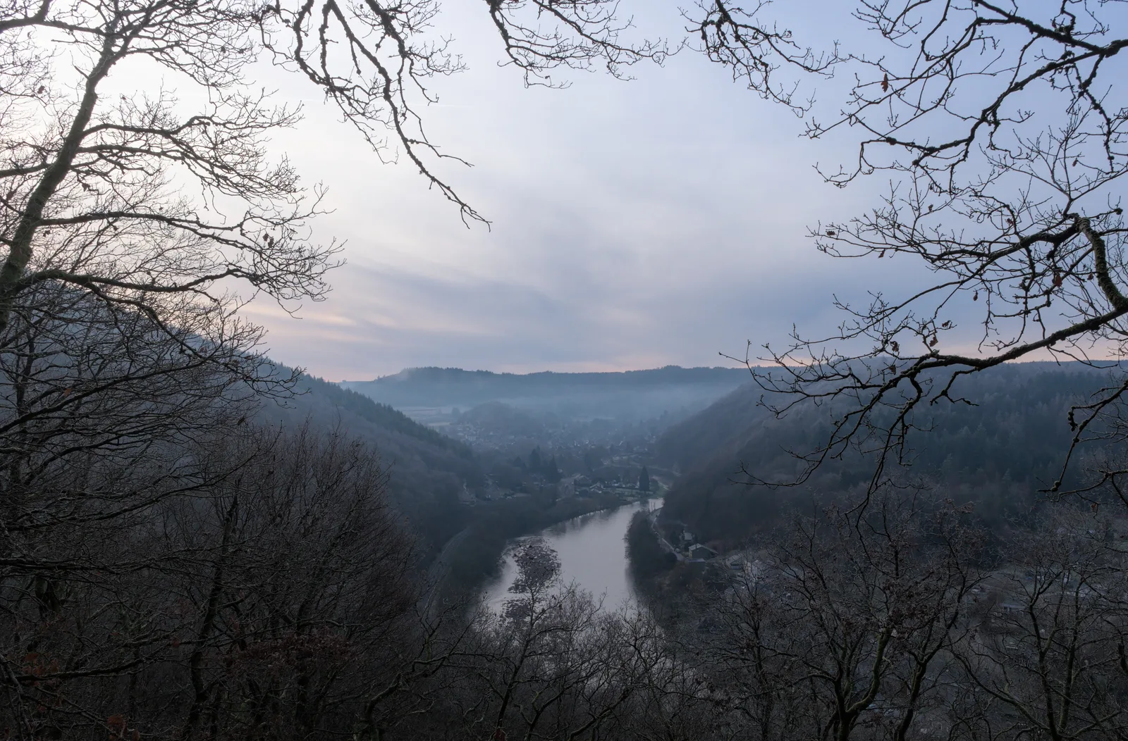 La Semois et Alle-sur-Semois vues depuis le GR 16