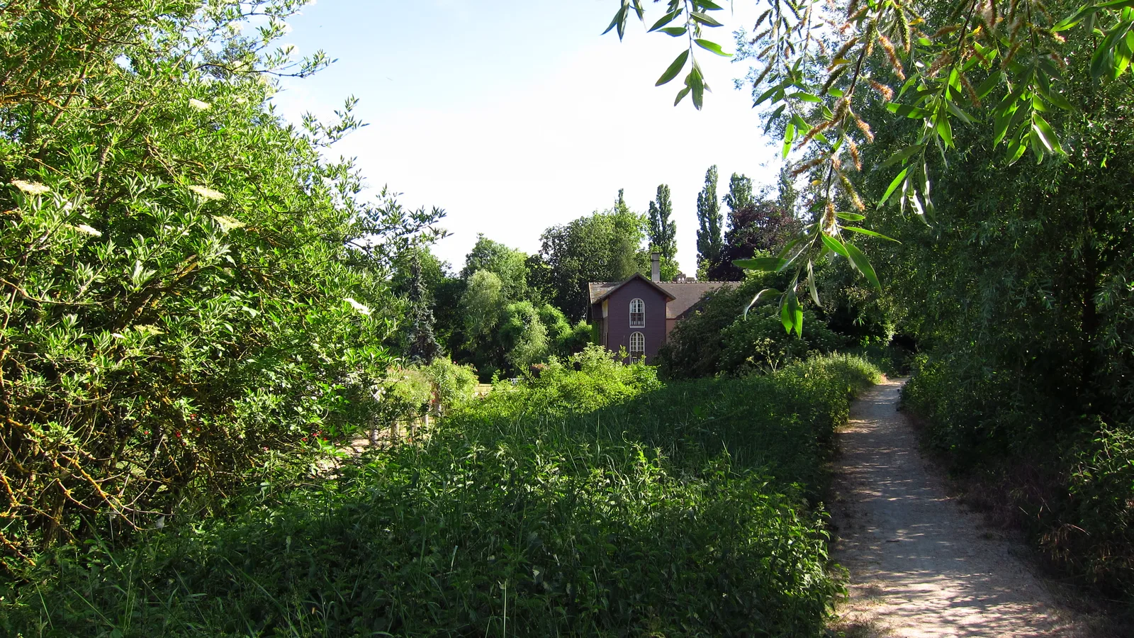 Chemin du moulin de Basset à Longpont-sur-Orge, tronçon du GR 655 Est.
