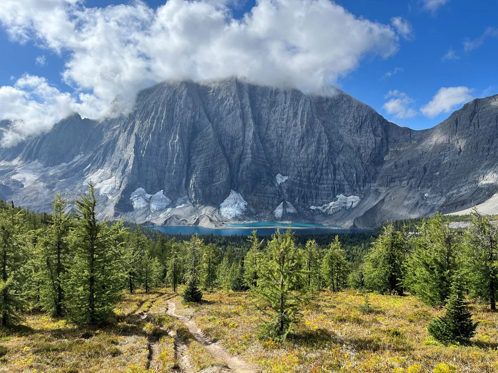 Floe Lake sur le Rockwall Trail, dans le parc national Kootenay, en Colombie-Britannique.