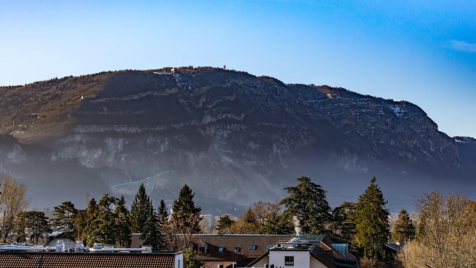 Le Salève vu depuis Chêne-Bourg.