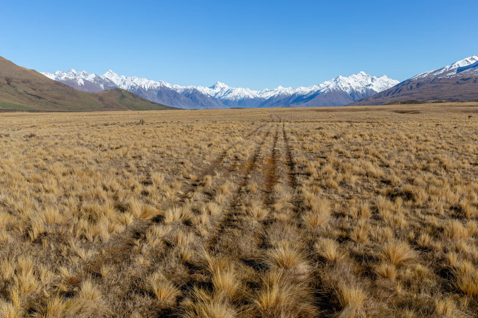 Te Araroa Trail by Lake Clearwater, Canterbury